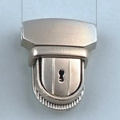 Metalna bravica za torbe 25 mm 8429