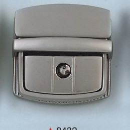 Metalna bravica za torbe 44 mm 8432