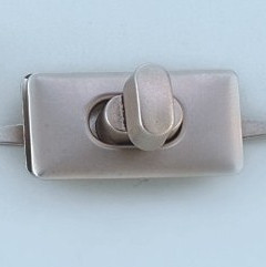Metalna bravica za torbe 8454