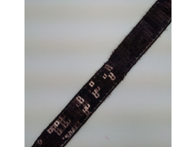 Traka sa kockastim sljokicama 20 mm