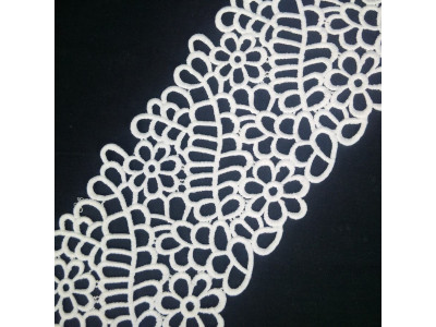Čipka 11 cm / Bela