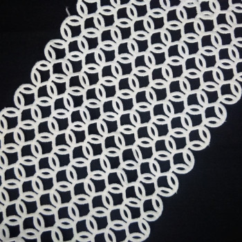 Čipka 18 cm / Bela