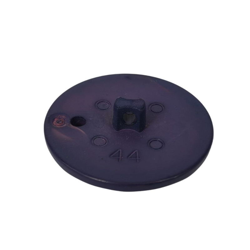 Plastično dugme / 44"